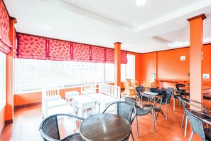 Dining - OYO 359 Golden Nakara Place (Chiang Saen)