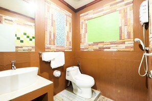 Bathroom - OYO 359 Golden Nakara Place (Chiang Saen)