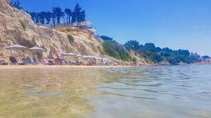 Beach nearby, beach towels - Pefkos Village Resort (Rhodes)