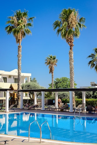 Pefkos Village Resort
