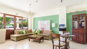Lobby sitting area - Pefkos Village Resort (Rhodes)