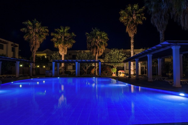 Seasonal outdoor pool, open 8:00 AM to 8:00 PM, sun loungers