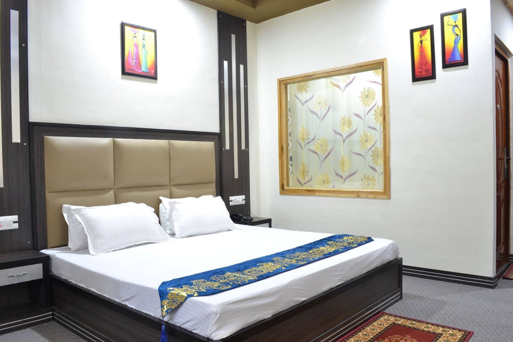 Ropa de cama de alta calidad, colchones con efecto memoria y minibar 
