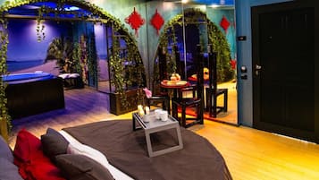 套房, 1 張加大雙人床 (Spa ) | 高級寢具、迷你吧、獨特裝潢、布置獨特