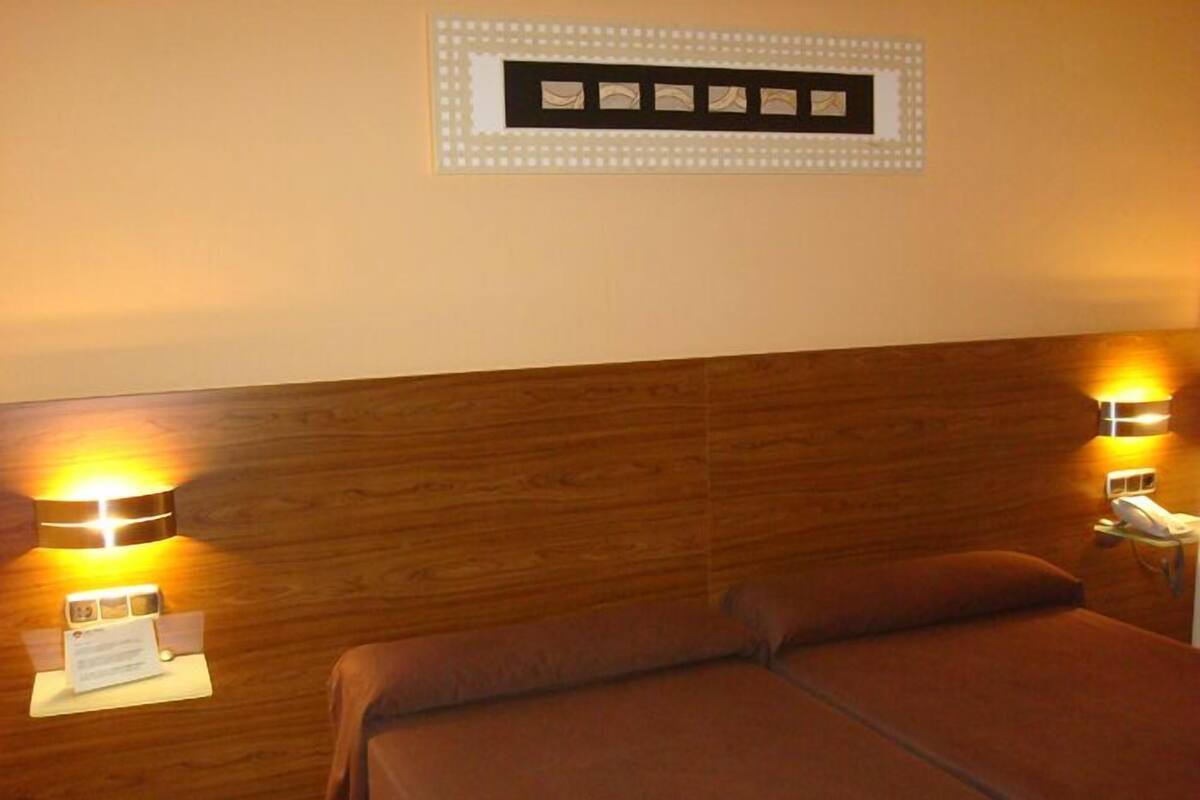 Desk, blackout drapes, soundproofing, rollaway beds (surcharge)
