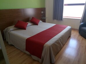 Standard Twin Room, 1 Bedroom | Desk, blackout drapes, soundproofing, rollaway beds