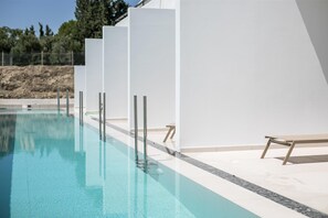 Deluxe SwimUp Shared Pool | Blackout drapes, iron/ironing board, free WiFi, bed sheets - Nikos BnB (Rhodes)
