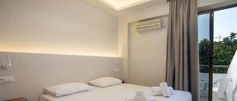1 bedroom, blackout curtains, free WiFi, bed sheets