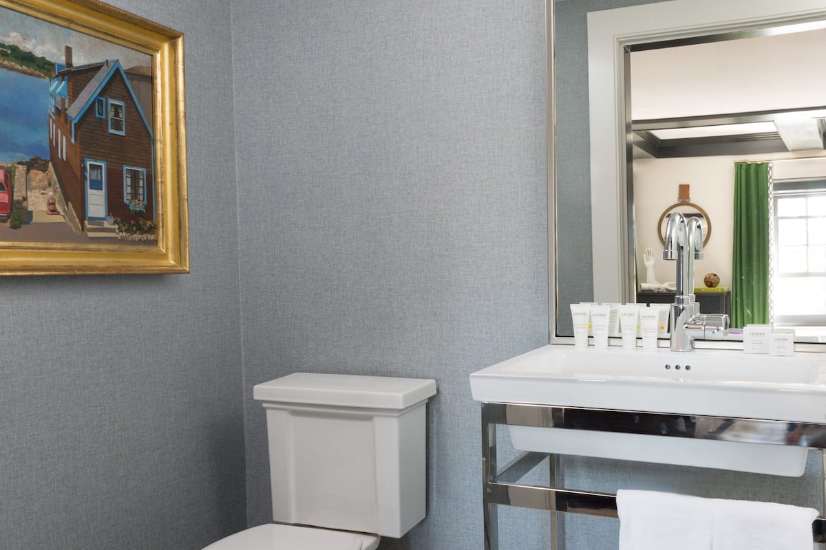 hair dryer, bathrobes, heated floors, towels