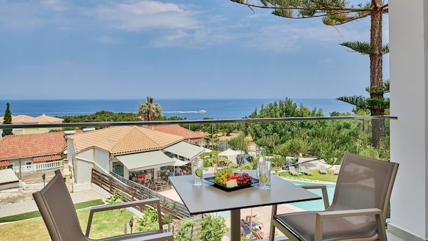 Superior Room - Sea & Pool View | Terrasse/patio