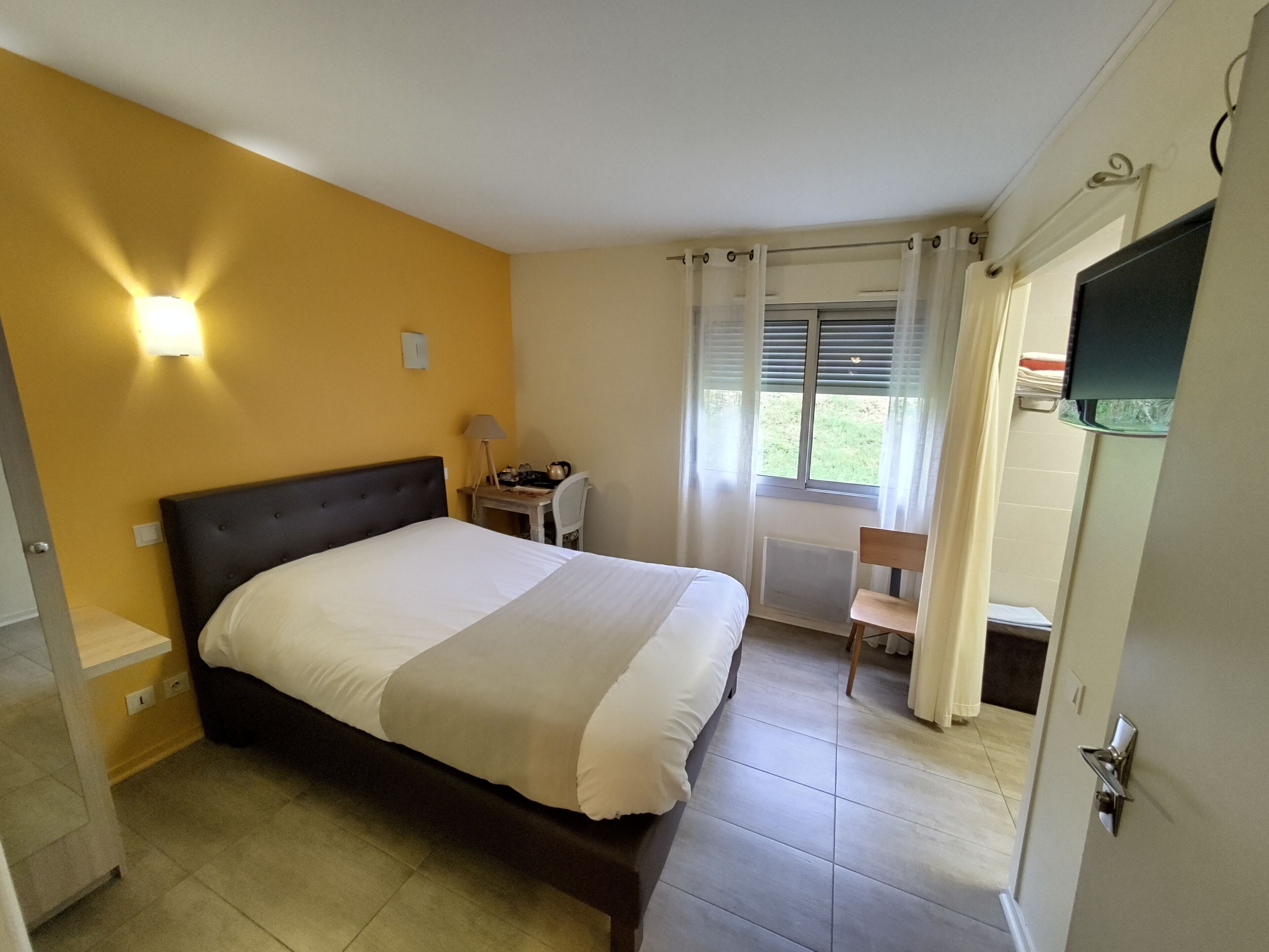 Comfort Room | Premium bedding, individually decorated, individually furnished, desk