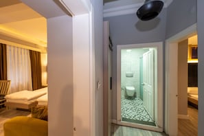 Familienapartment, 2 Schlafzimmer | 1 Schlafzimmer, Bettwäsche aus ägyptischer Baumwolle