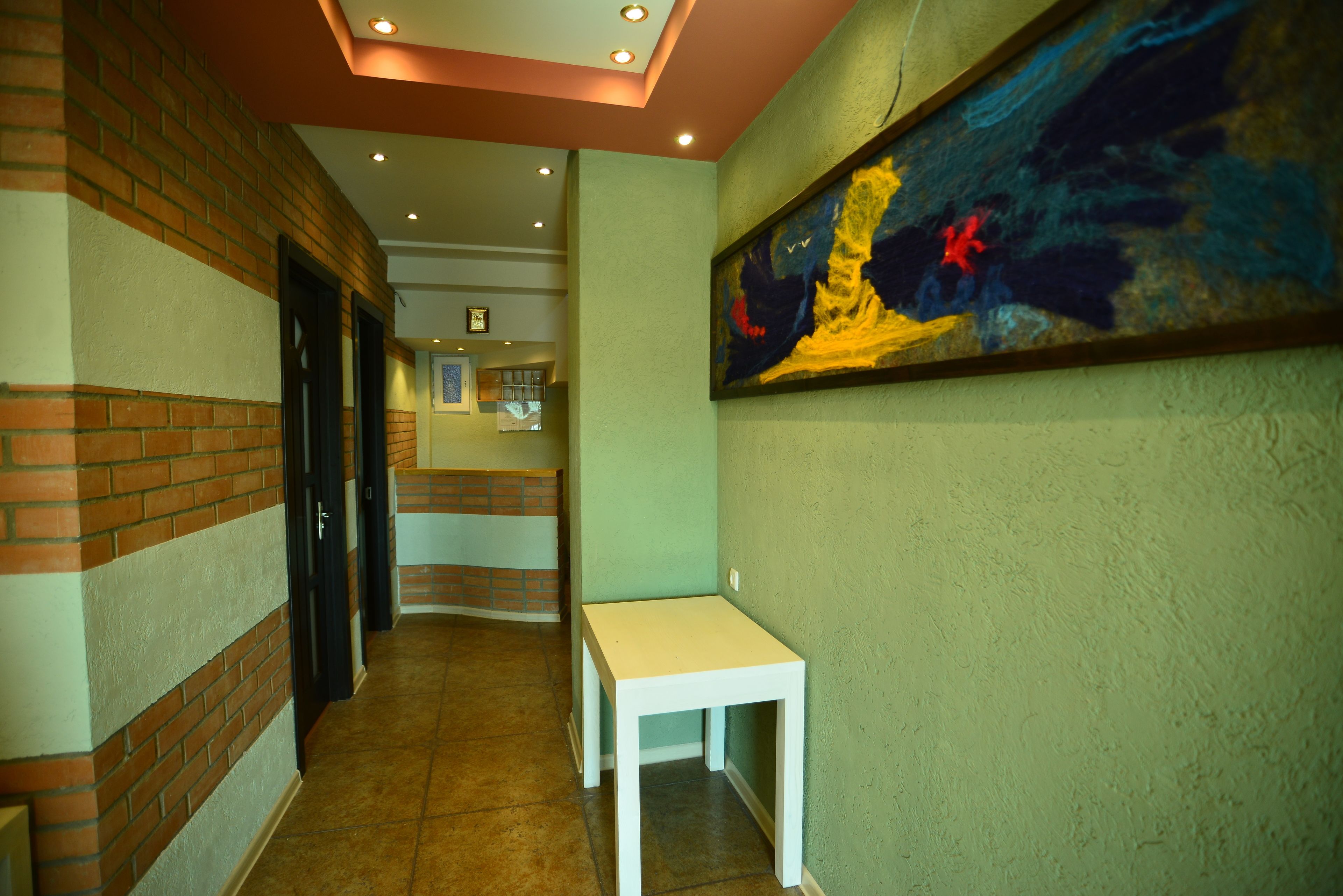 daily cooked-to-order breakfast (gel 40 per person)