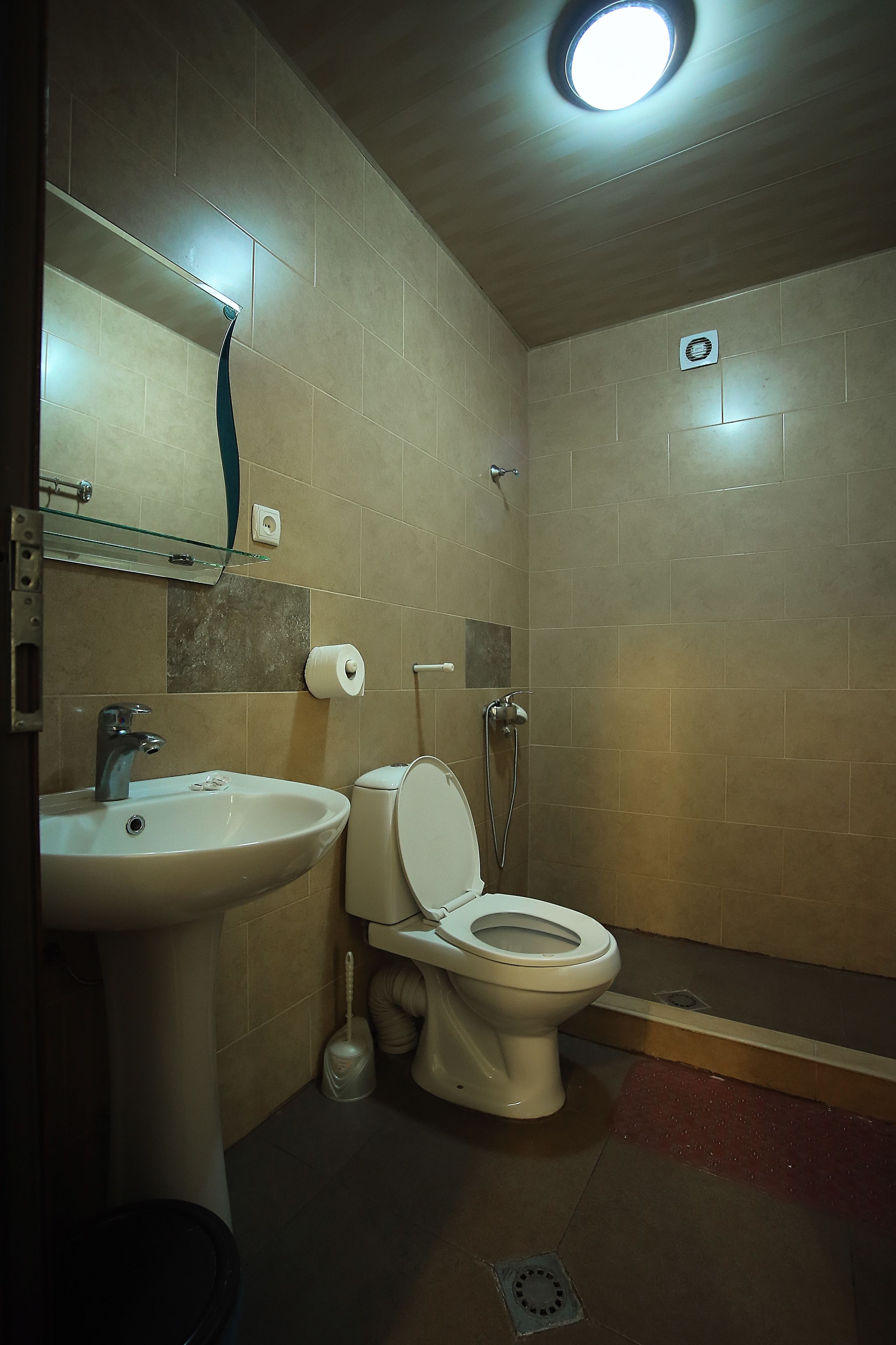 shower, free toiletries, hair dryer, slippers