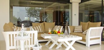 Γεύματα σε εξωτερικό χώρο