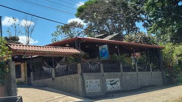 Façade de lâhĂ©bergement