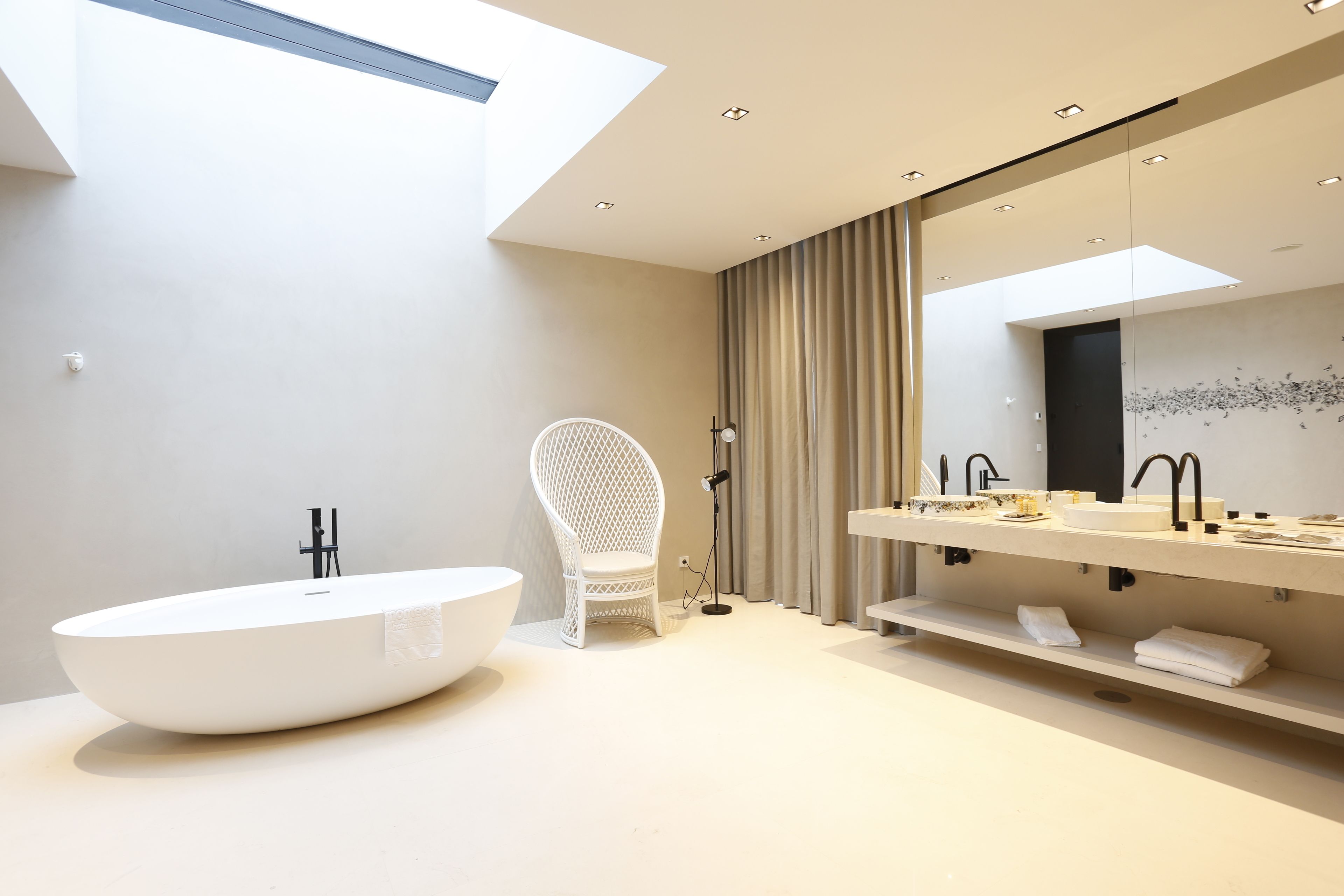 suite (main building) | bathroom | separate bathtub and shower, designer toiletries, hair dryer, bathrobes