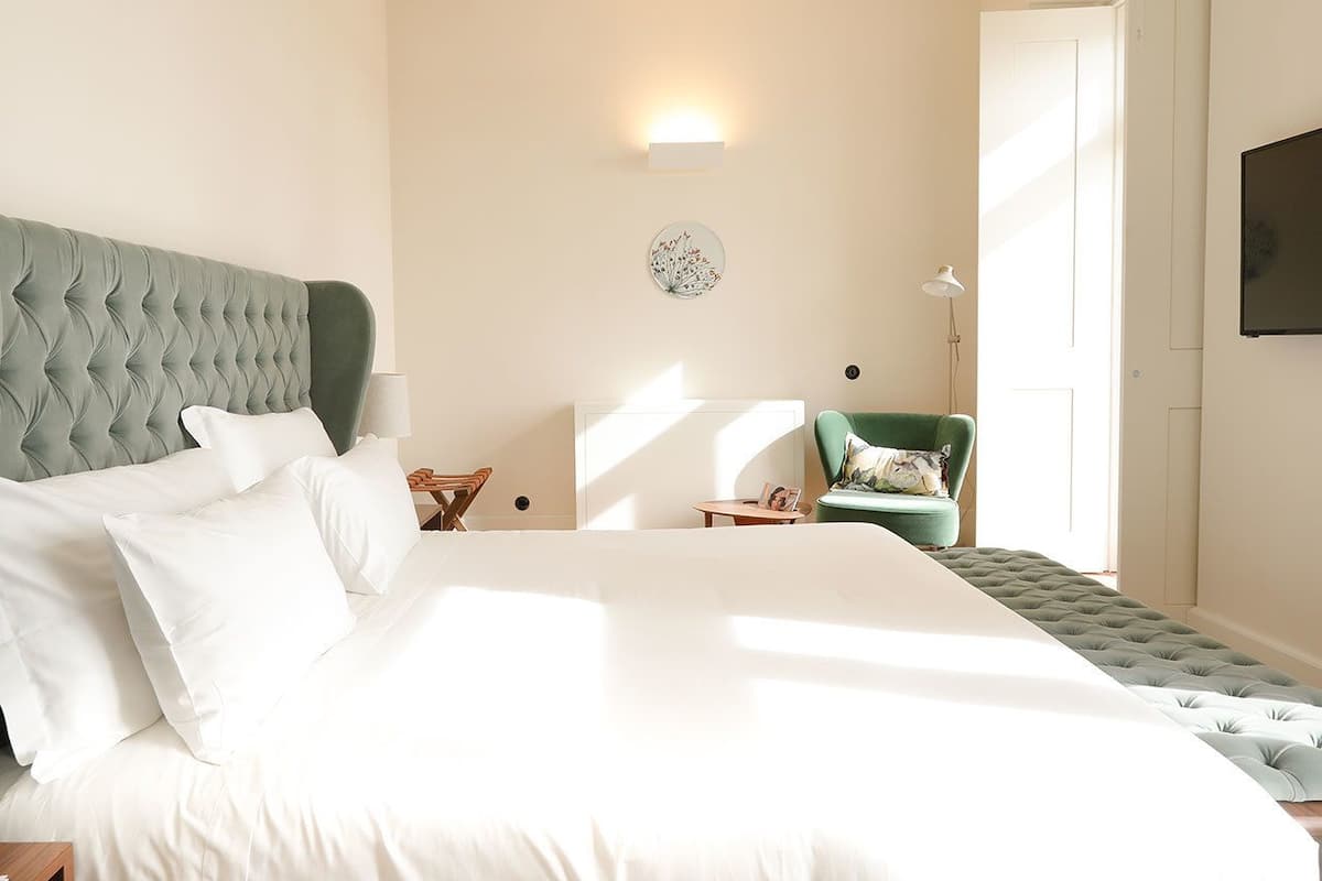 Tweepersoonskamer (Palácio dos Pintores - Annex) | 1 slaapkamer, een minibar, een kluis op de kamer