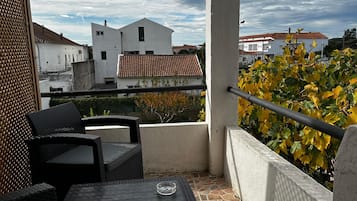 Bureau, Wi-Fi gratuit, draps fournis