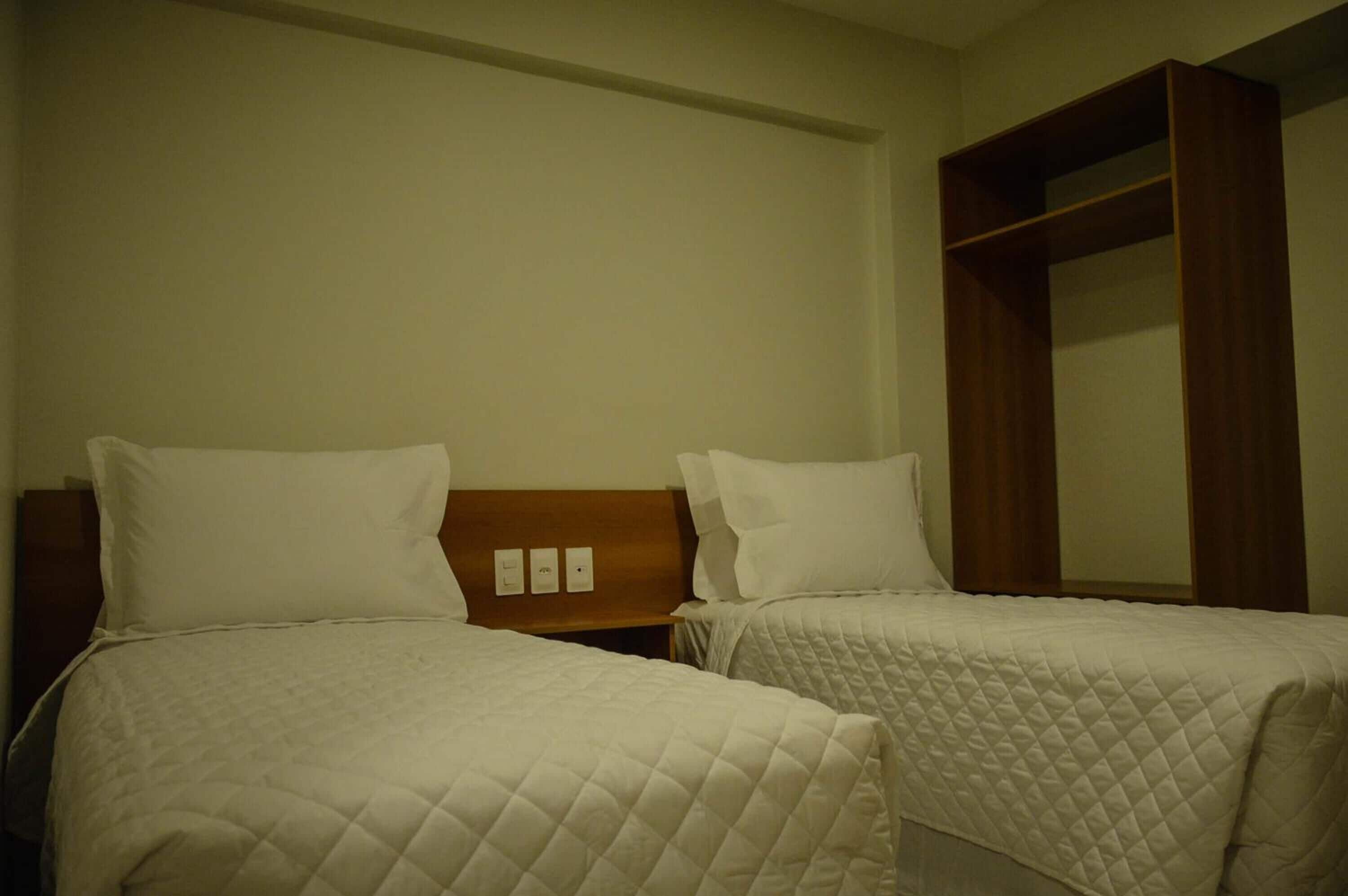 desk, soundproofing, free wifi, bed sheets