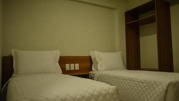 Desk, soundproofing, free WiFi, bed sheets
