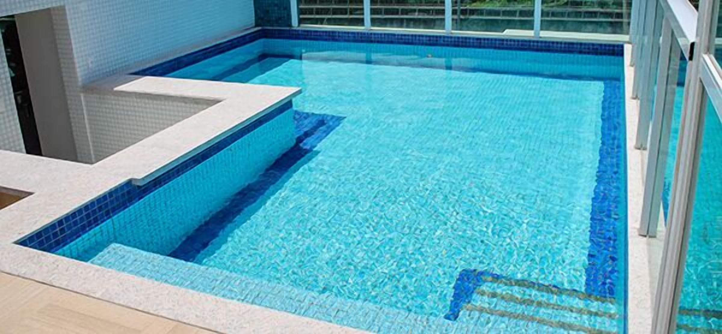 outdoor pool, pool loungers