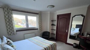 Unclassified image, 4 of 16, button - Lochway Hotel (Dumbarton)