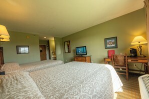 Iron/ironing board, free WiFi, bed sheets - Santas Lodge and Resort (Santa Claus)