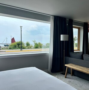 Premium Studio Suite, Harbor View, Lakeside | Down comforters, pillowtop beds, free WiFi, bed sheets - Harbor Inn Self Check-in Hotel (Grand Marais)