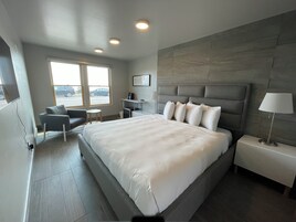 Cubrecamas, colchones con pillow-top, wifi gratis y ropa de cama 