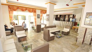 Lobby sitting area - Klas Dom Suite Annexe (Alanya)