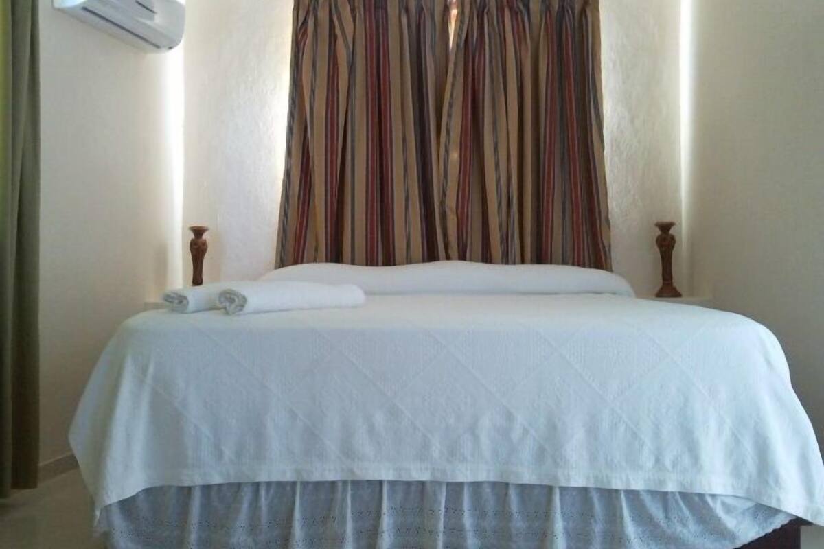 Mini Suite | Premium bedding, free WiFi
