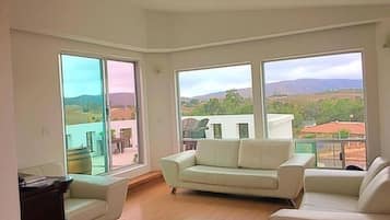 House, 3 Bedrooms | Interior