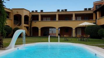 Seasonal outdoor pool