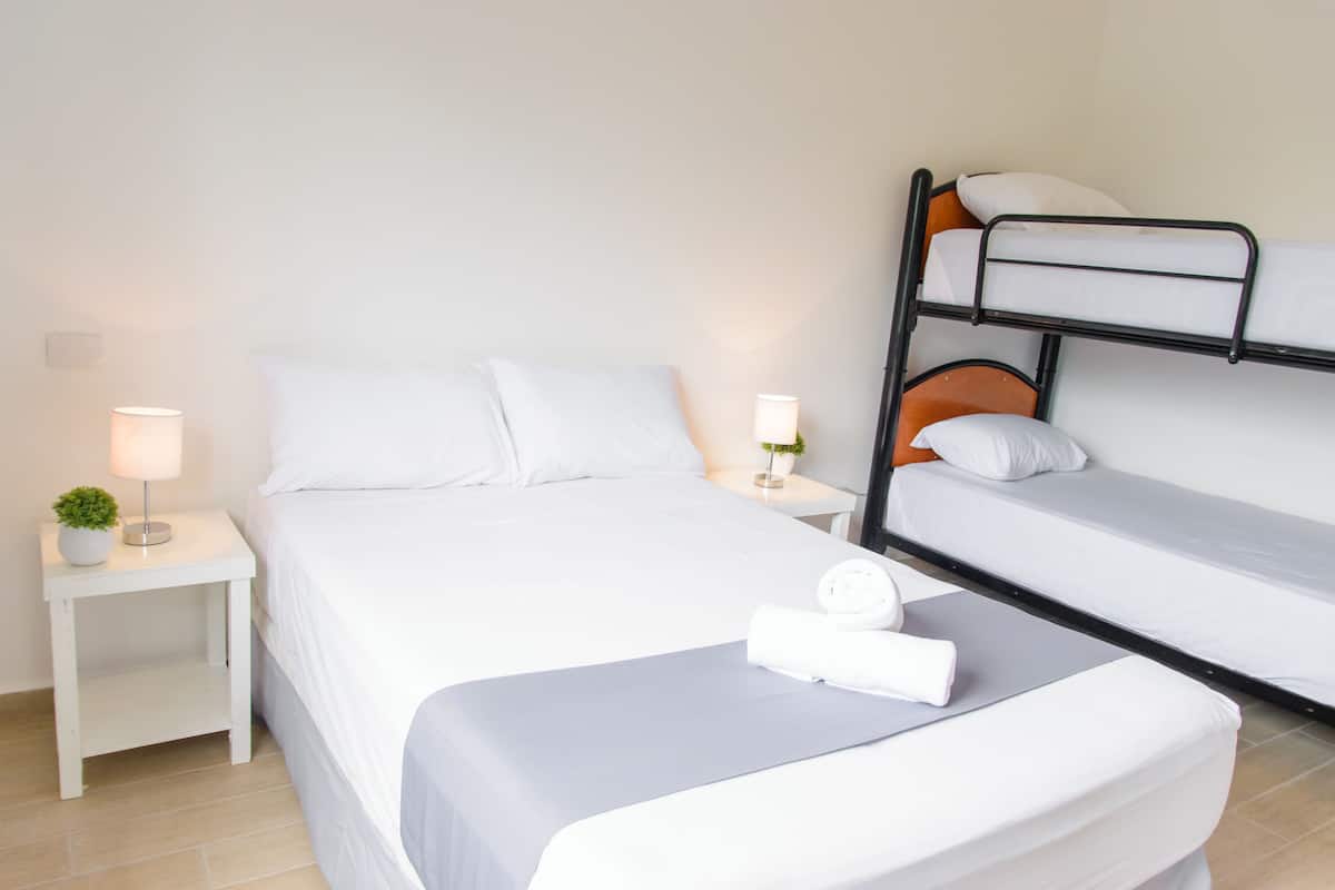 In-room safe, free WiFi, bed sheets