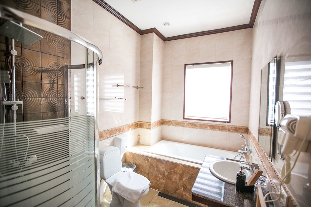 Seasons Riverside Hotel by null