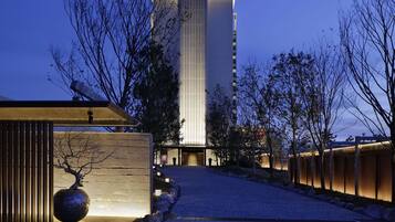 Façade de lâhĂ©bergement - soirĂ©e/nuit