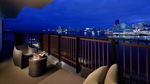 Rom – deluxe, terrasse, sjøvendt (Futons for extrabeds, NoTattoo, 7yrs-) | 1 soverom, minibar, safe på rommet og blendingsgardiner