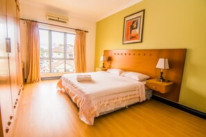 Departamento económico, 3 habitaciones | Escritorio, tabla de planchar con plancha, wifi gratis y ropa de cama 