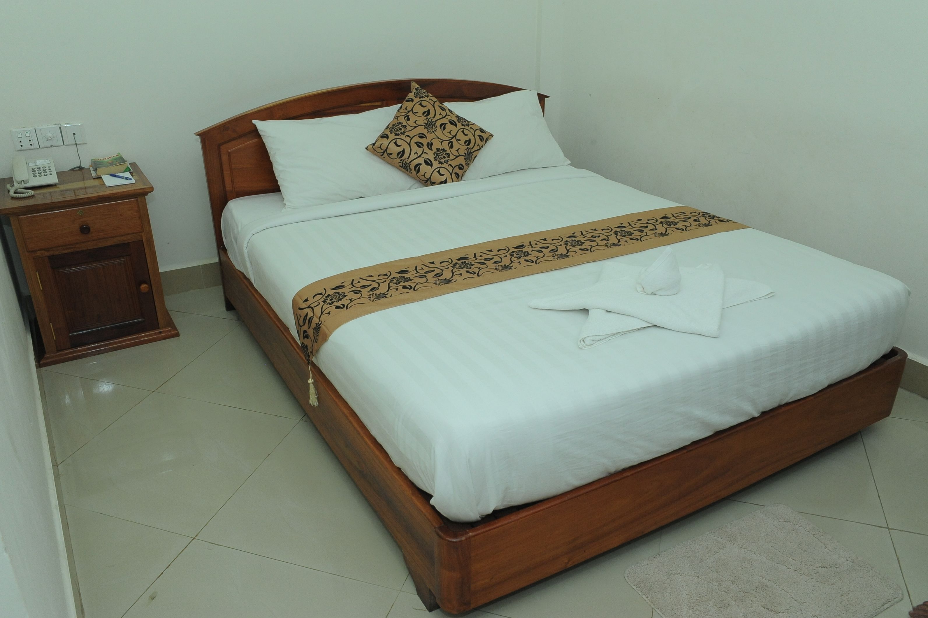 standard single room | minibar, desk, rollaway beds, free wifi