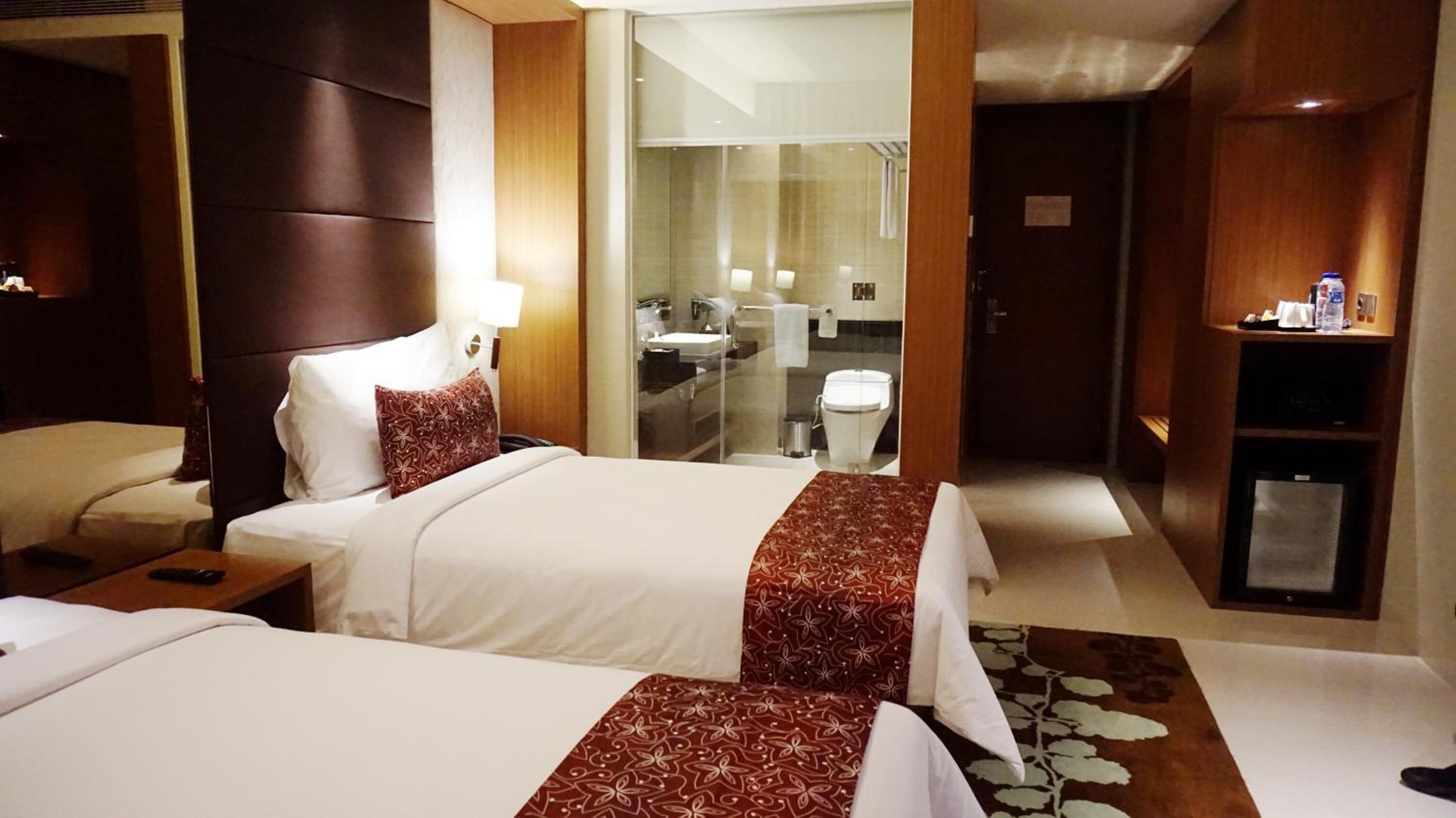 minibar, in-room safe, desk, soundproofing