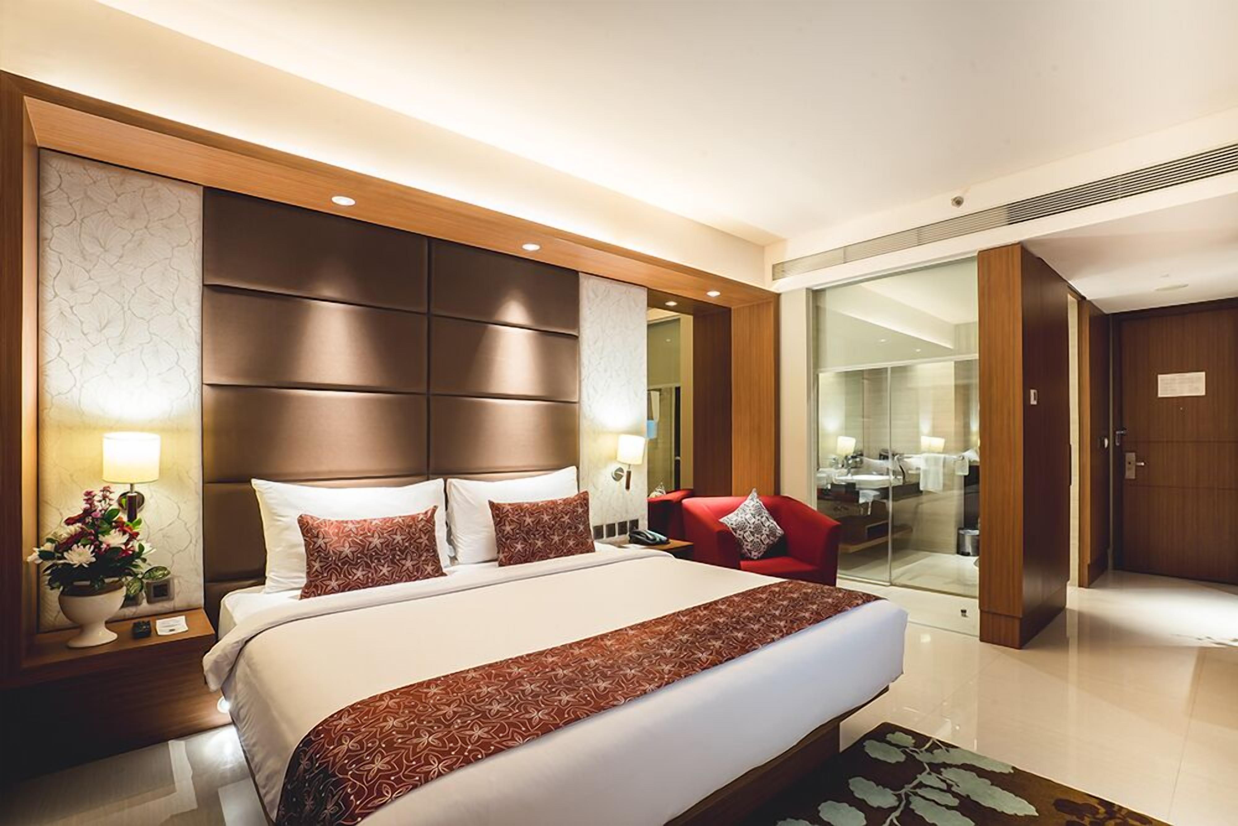 minibar, in-room safe, desk, soundproofing