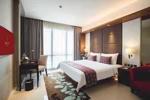 Minibar, in-room safe, desk, soundproofing