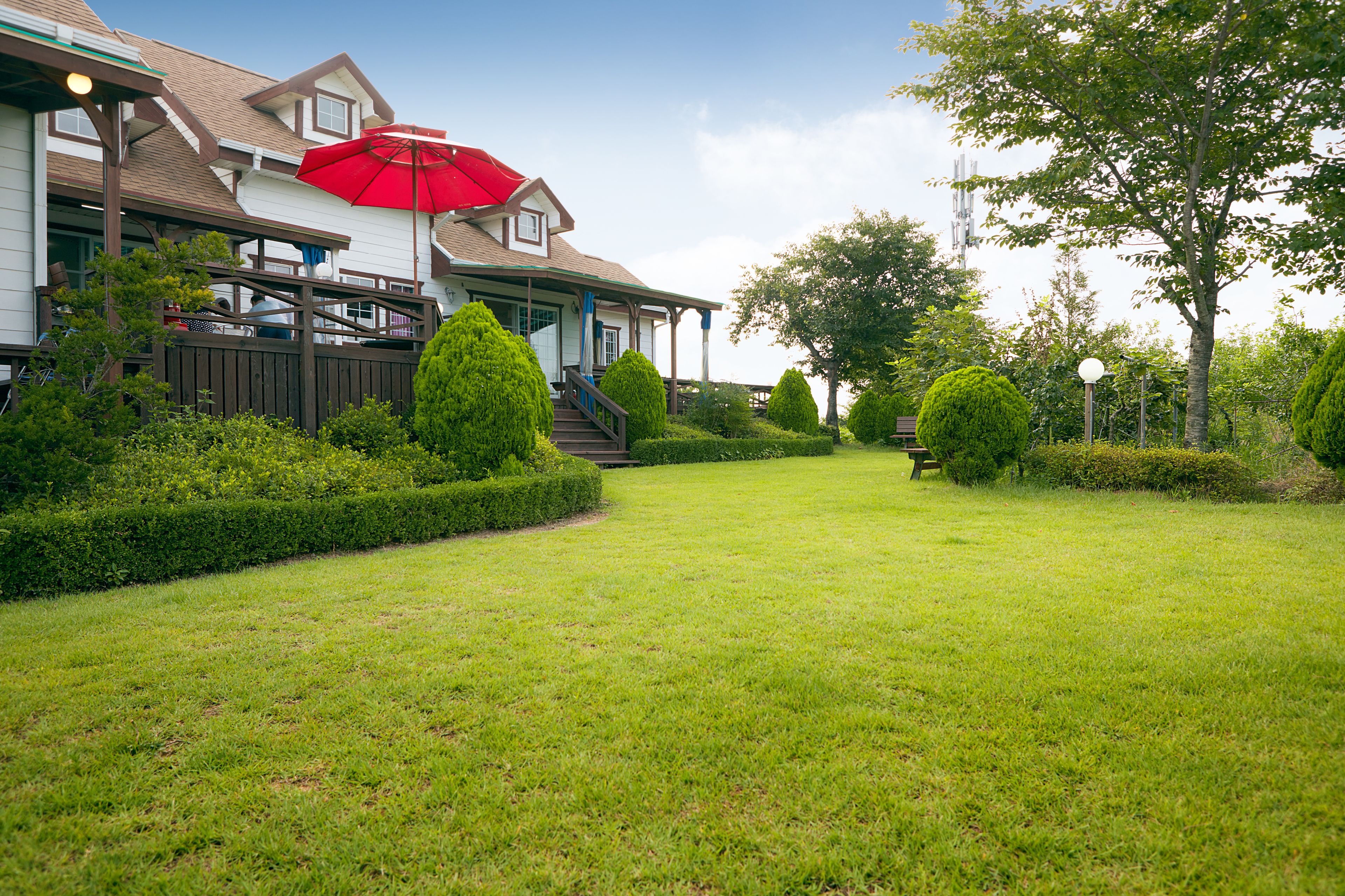 outdoor banquet area