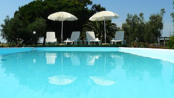Seasonal outdoor pool