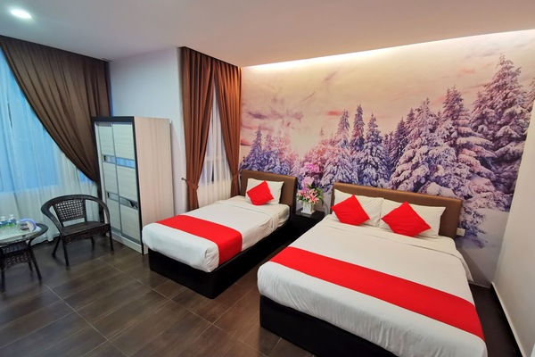 Family Suite | Desk, free WiFi, bed sheets