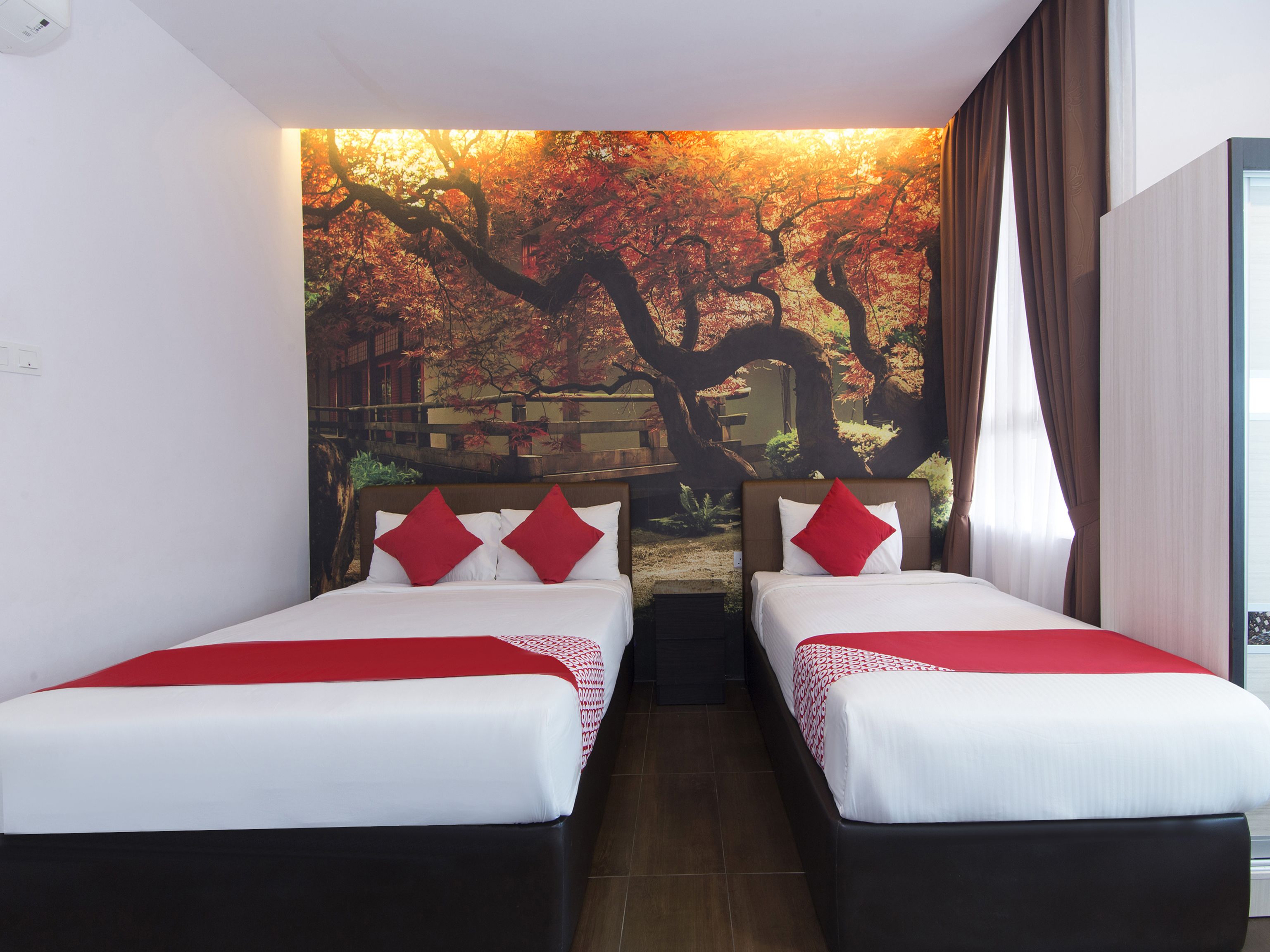 superior suite | desk, free wifi, bed sheets