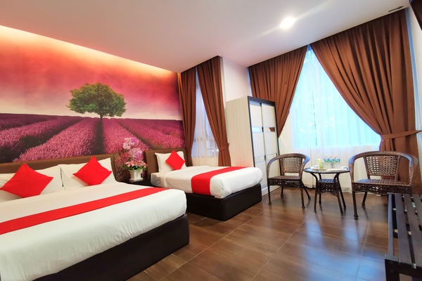 Family Suite | Desk, WiFi (free), bed sheets