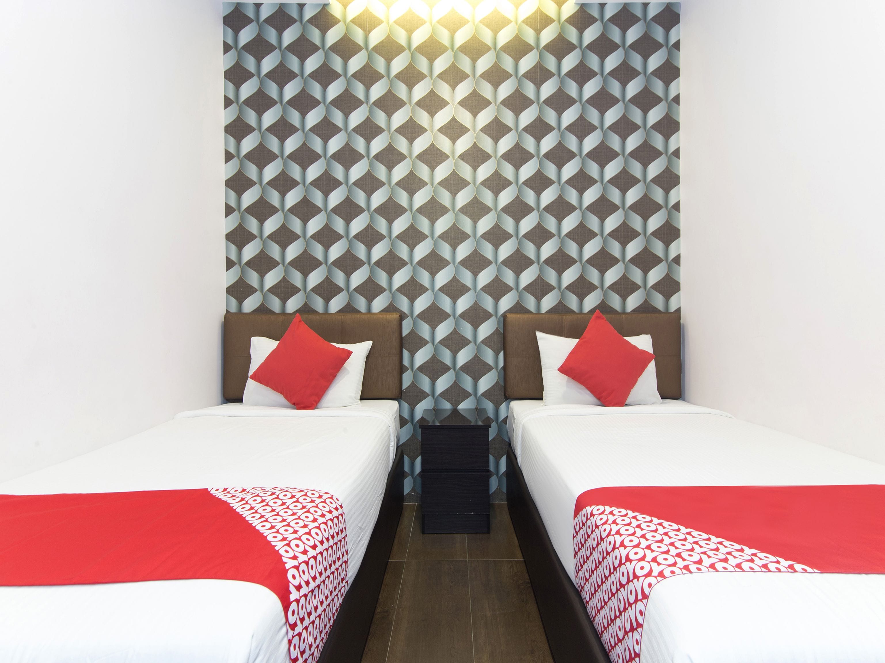 standard twin room | desk, free wifi, bed sheets
