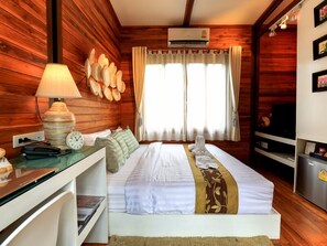 XXXDeluxe RoomXXX | Minibar, in-room safe, desk, blackout drapes - The Cottage Aonang (Krabi)